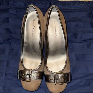 Bandolino Taupe Heels with Buckle Accent